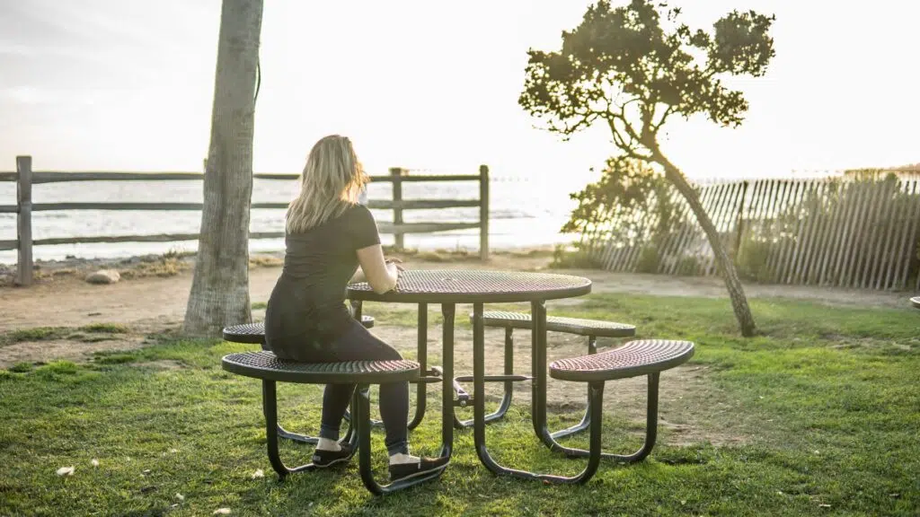 Solitary thinker at sunset – creativity through isolation